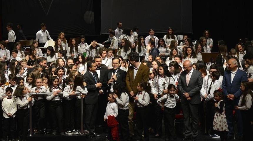 İki Elin Sesi Var &Ccedil;ocuk Senfoni Orkestrasından 23 Nisan İ&ccedil;in &Ouml;zel Konser