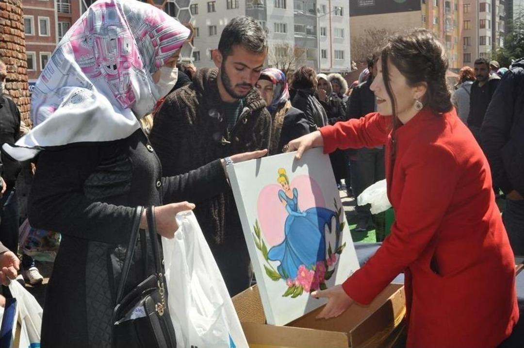 &rsquo;l&ouml;sev İyilik Tırı&rsquo; Eskişehir&rsquo;de