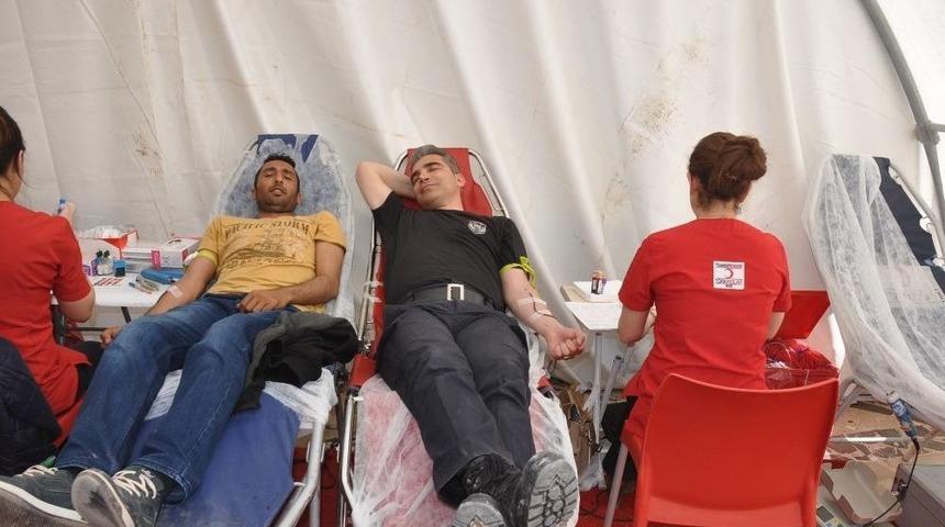 Suriye Sınırında Kan Bağışı Kampanyası