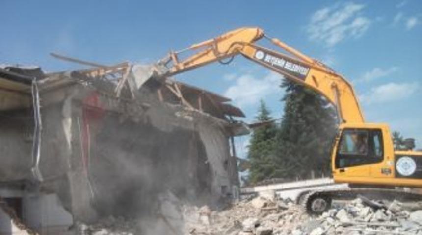 Beyşehir&rsquo;de İki Yılda 56 Metruk Yapı Yıkıldı