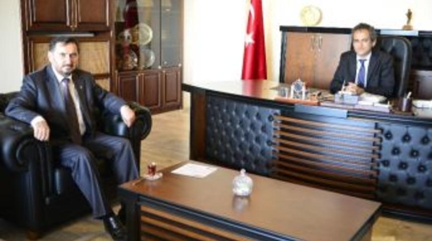 Civak&rsquo;tan Rekt&ouml;r &Ouml;zer&rsquo;e Teşekk&uuml;r Ziyareti