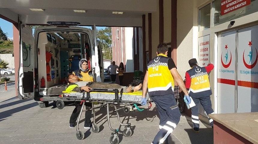 K&ouml;pr&uuml;l&uuml; Kavşak İnşaatında İş Kazası: 1 Yaralı