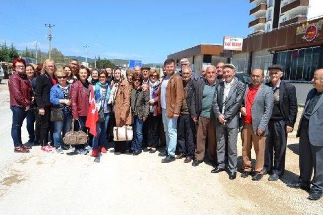 Referandumun Iptali Için Istifa Edip Ankara’Ya Yürüyen Doktor Bursa'da