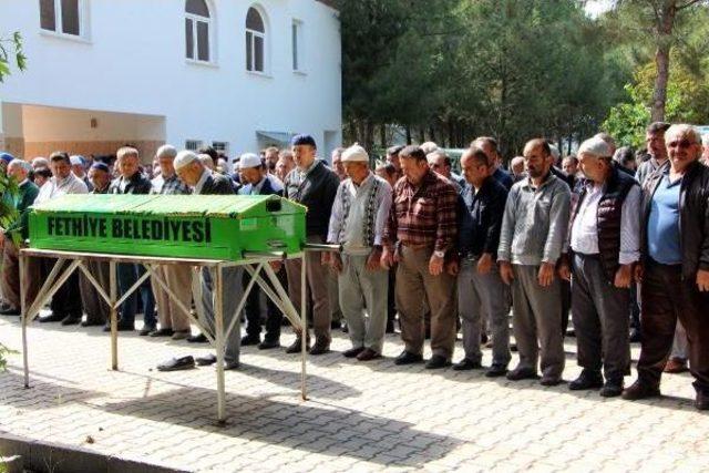 Kız Kardeşi Tarafından Kazara Öldürülen Çocuk Toprağa Verildi