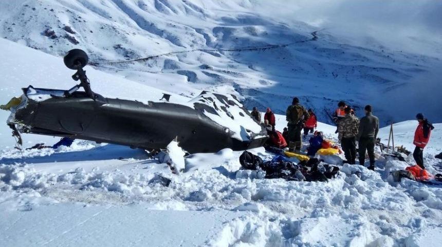 12 Şehit Verilen Helikopterin Enkazı Yol A&ccedil;ılınca Kaldırılacak