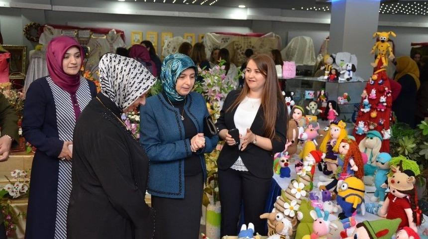 Yunusemreli Kursiyerlerin Eserleri Sergilendi