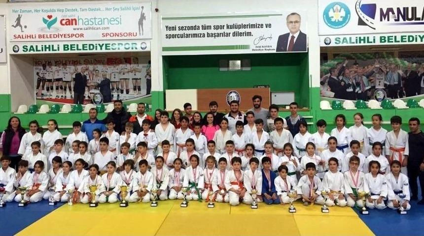 Salihlili Minikler Judo Da Kapıştı
