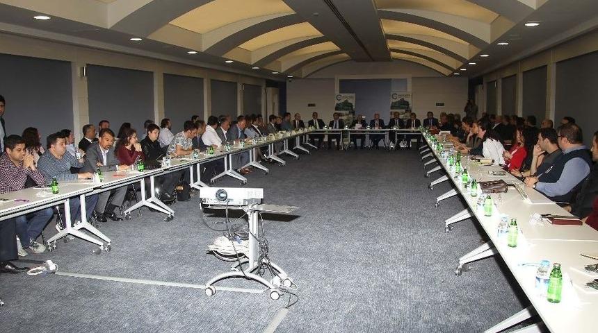 Akademisyenler İle Tekstilciler Bir Araya Geldi