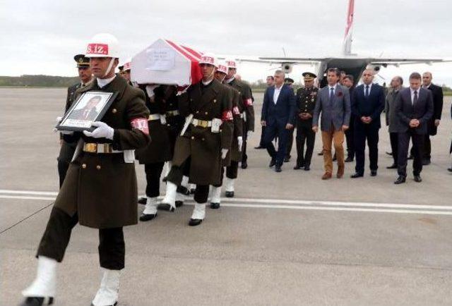 Şehit Hakimin Cenazesi Samsun a Getirildi 3