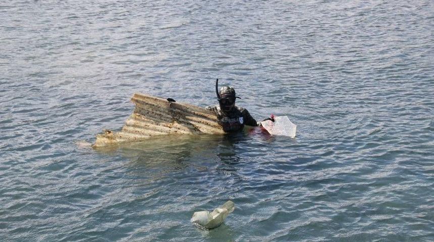 G&uuml;ndoğan&rsquo;da Deniz Dibi Temizliği