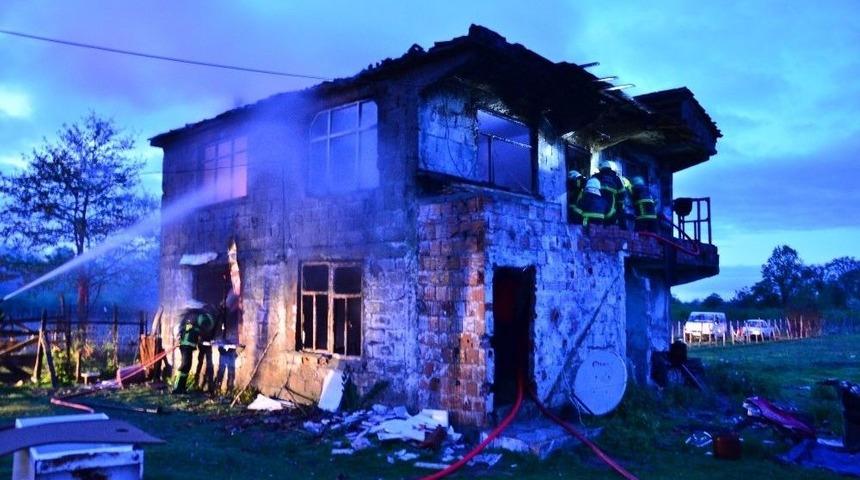 Fındık İş&ccedil;ilerinin Kullandığı Ev Yandı