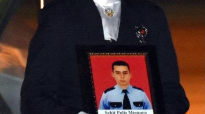 Şehit Polis G&uuml;dendede'nin Cenazesi Konya&rsquo;Ya Getirildi