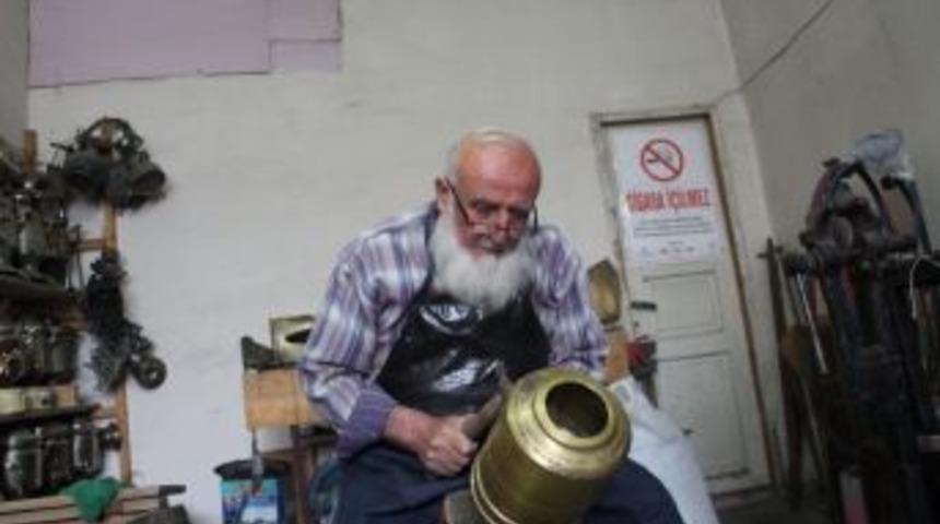 65 Yıldır &Ccedil;eki&ccedil; Sallıyor