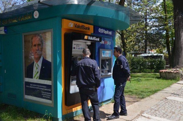 Banka Atm’sinde Düzenek İddiası Polisi Alarma Geçirdi