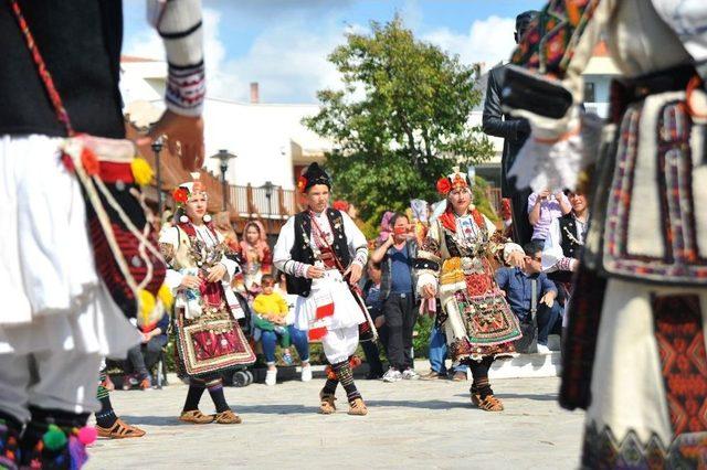 Seferihisar’da Çocuk Şenliği Renkli Başladı