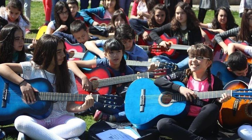 Uşak&rsquo;a Ve T&uuml;rkiye&rsquo;ye Avrupa Şampiyonluğunu Getirmeye Kararlılar