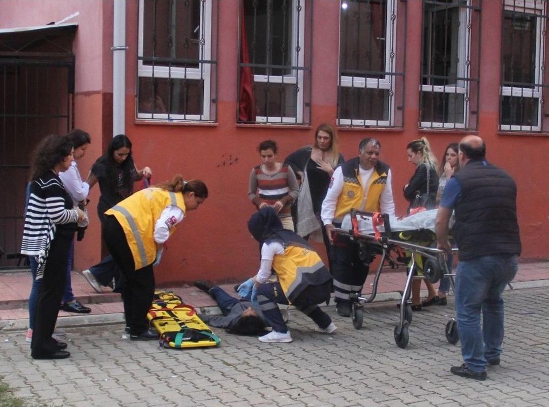 Babası Hollanda&rsquo;da Cezaevine Giren Kız &Ouml;ğrenci &Ouml;lmek İstedi