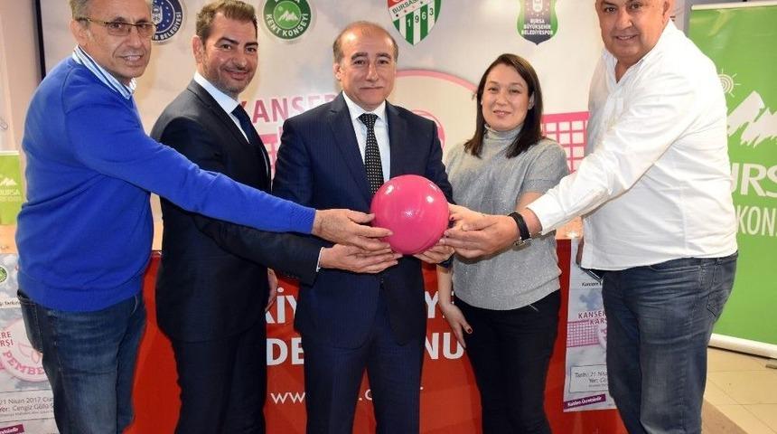 Kansere Karşı Farkındalık İ&ccedil;in &rsquo;pembe File&rsquo;