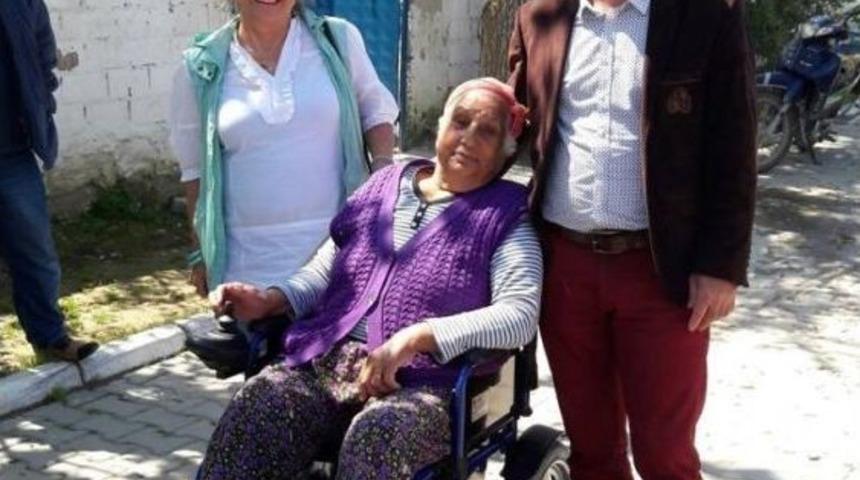 Didim Engelliler Derneğinden Anlamlı Sandalye Bağışı