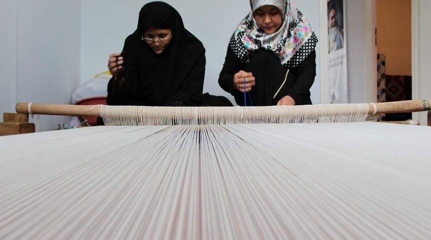 3 Bin 500 Kilometre Uzaklıkta K&uuml;lt&uuml;rlerini Yaşatmaya &Ccedil;alışıyorlar