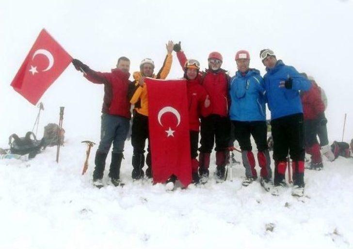 Dağcılar, Bolkarlar'da Zirve Yaptı Adana Haberleri
