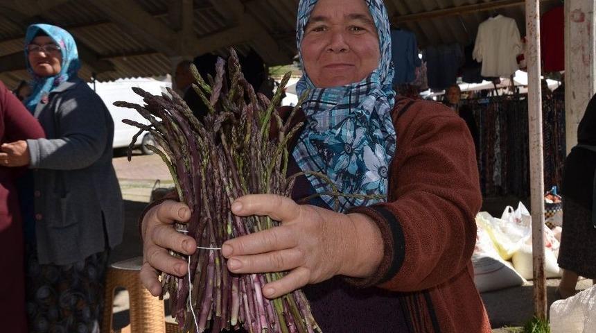 Baharın İlk Sebzesi Kuşkonmaz Pazarda İndi