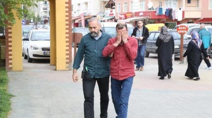 &Ouml;ğrenciye Cinsel Organını G&ouml;steren Tacizci Yakalandı