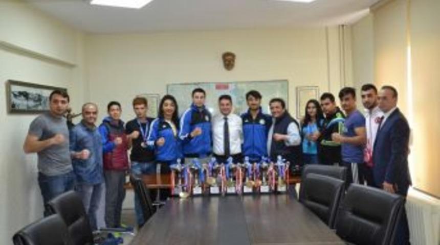 Ataşbak: "adana&rsquo;dan Daha &Ccedil;ok Şampiyon &Ccedil;ıkacak"