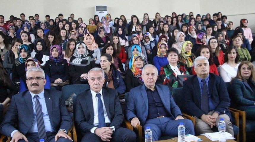 Elazığ&rsquo;da Hemşirelik Sempozyumu D&uuml;zenlendi