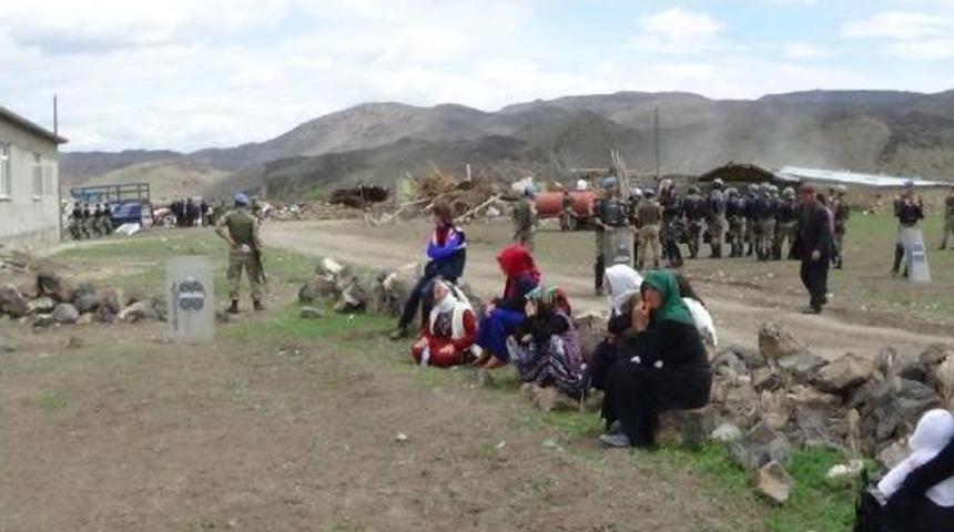 Asırlık, Kıjik Mezrası'nda Yıkım K&ouml;yl&uuml;leri Ağlattı