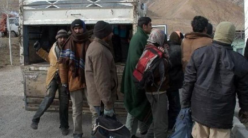 Mahsur Kalan 24 Ka&ccedil;ağı Mehmet&ccedil;ik Kurtardı