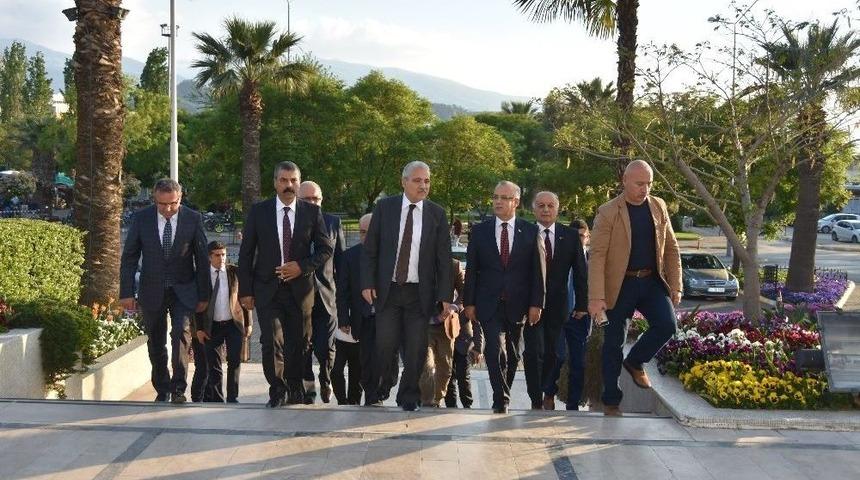 Başkan Kayda Vali G&uuml;ven&ccedil;er&rsquo;e Projeleri Anlattı