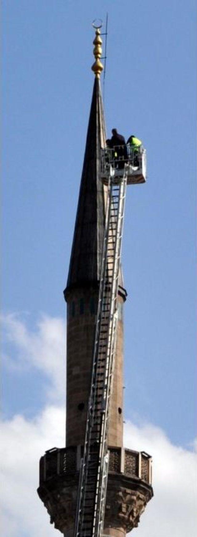 Cami Minaresine Itfaiyeli Onarım