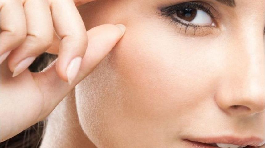 G&uuml;neşten Korunan Kadın Gen&ccedil; Kalıyor