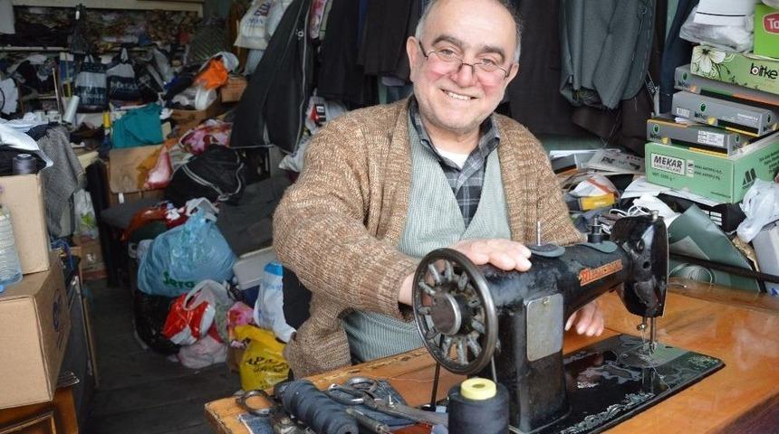 50 Yıllık Makinesi İle Yarım Asırdır Terzilik Yapıyor