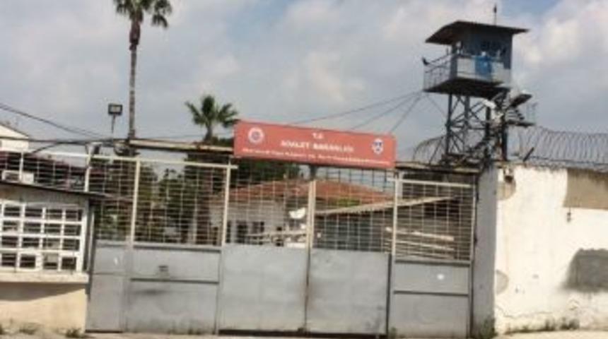 Mersin Cezaevinde Jandarma-gardiyan Kavgası