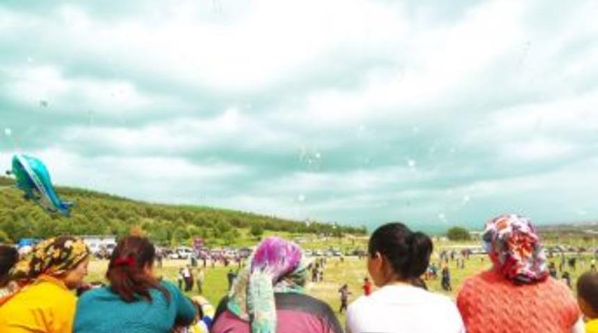 U&ccedil;urtmalar L&ouml;semili &Ccedil;ocuklar İ&ccedil;in G&ouml;ky&uuml;z&uuml;n&uuml; Renklendirecek