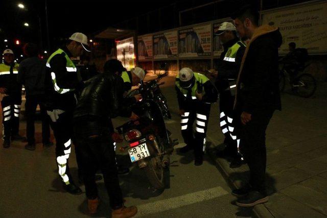 Şikayetler Artınca Polis Ekipleri Motosikletlere Ceza Yağdırdı