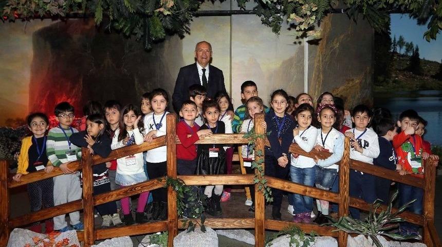 Yenimahalle&rsquo;den &Ccedil;ocuklara Bayram Hediyesi