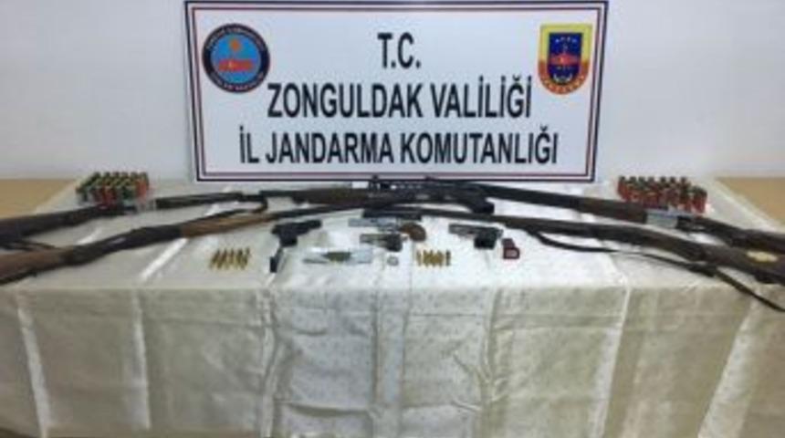 Jandarmadan Silah Satıcılarına Şok Baskın