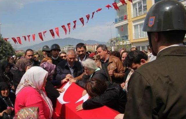 Şehit Hakim Için Babaevi Önünde Tören