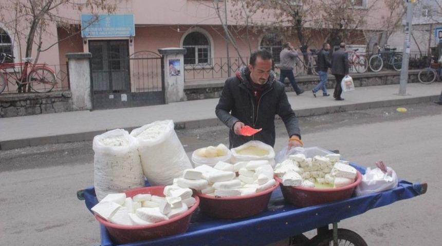 Ağrı&rsquo;da 25 Yıldır Peynircilik Yapıyor