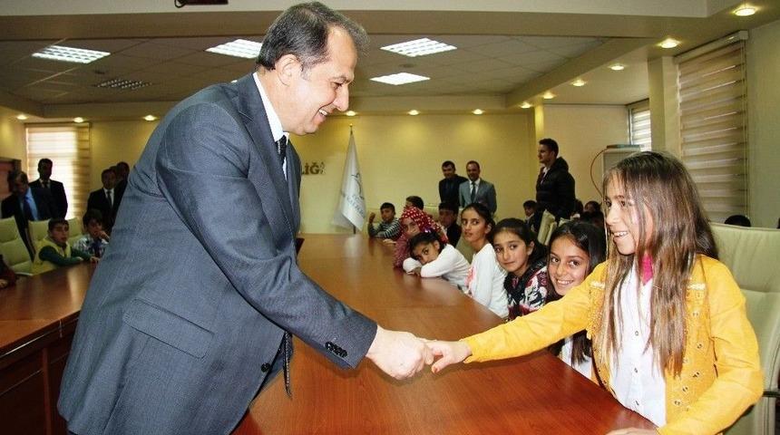 &Ouml;ks&uuml;z Ve Yetim &Ccedil;ocuklardan Vali Taşyapan&rsquo;a Ziyaret