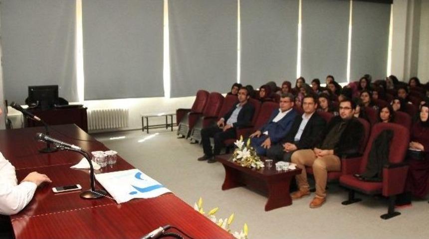 Yazar B&uuml;lent Ata, &Uuml;niversite &Ouml;ğrencileri İle Buluştu