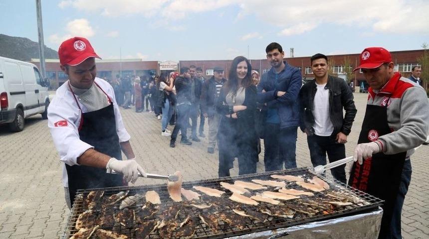 Sd&uuml;&rsquo;de Balık Ekmek Şenliği