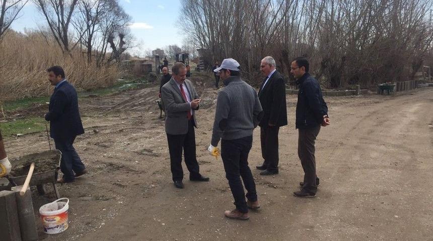 Adilcevaz&rsquo;da Yol Yapım &Ccedil;alışması