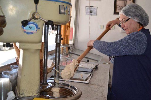 Bafra’da Kadınlara Dondurmacılık Kursu