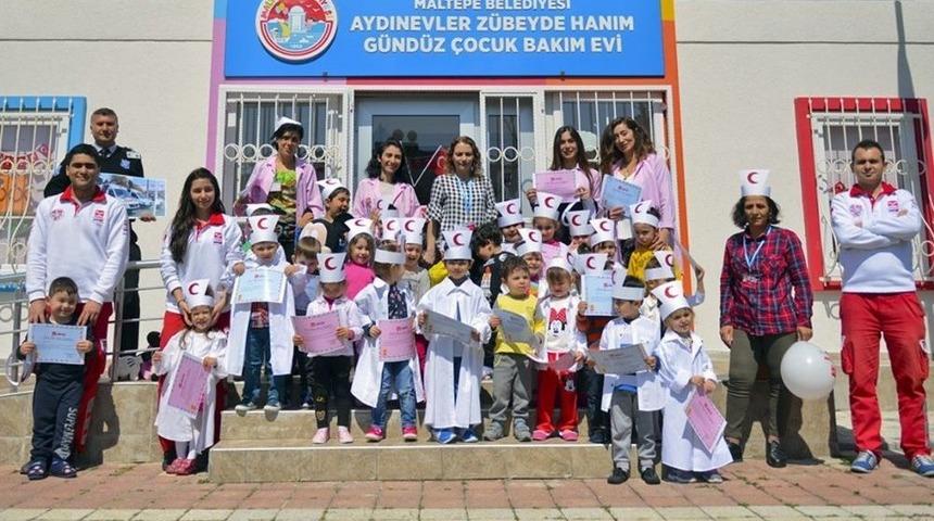 Maltepe&rsquo;nin Minik Sağlık&ccedil;ıları G&ouml;rev Başında