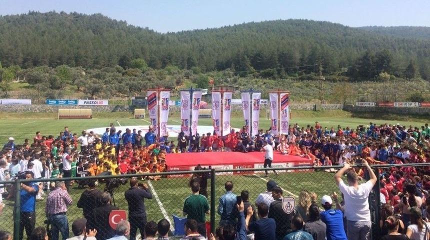 Manisa Büyükşehir Belediyespor İzmir Cup’ta