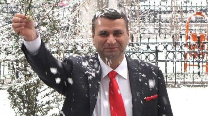 Silahlı Saldırıya Uğrayan Altunhisar Belediye Başkanı Ile Meydandan Ge&ccedil;en &Ccedil;ocuk Yaralandı